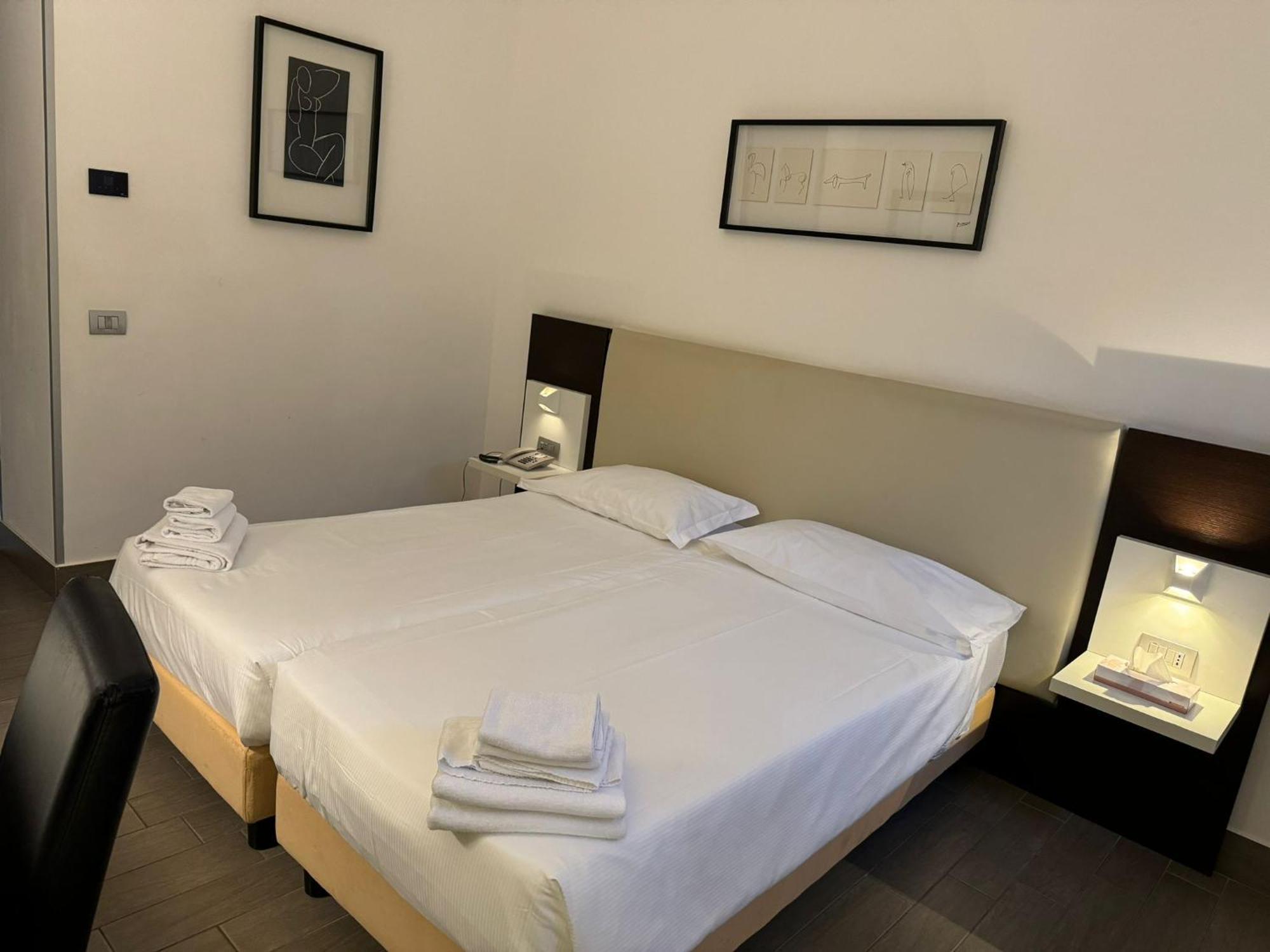 Lh Hotel Excel Roma Montemario Εξωτερικό φωτογραφία