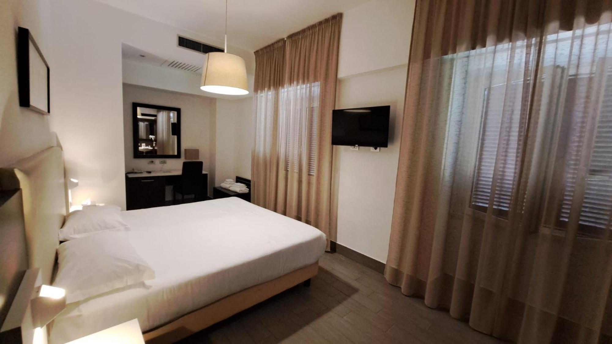 Lh Hotel Excel Roma Montemario Εξωτερικό φωτογραφία